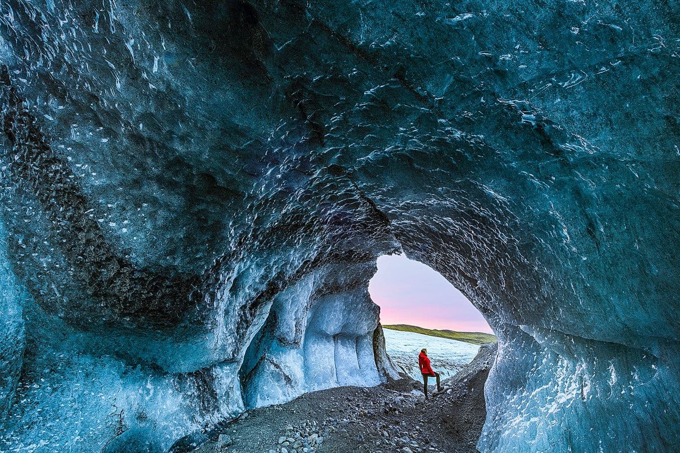 Hof: Falljökull Glacier Hike & Natural Ice Cave Small-Group Tour image 4