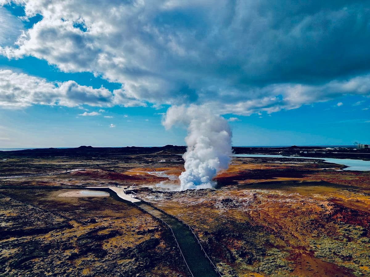 Reykjavík: Reykjanes Peninsula, Volcano & Lava Helicopter Tour image 5