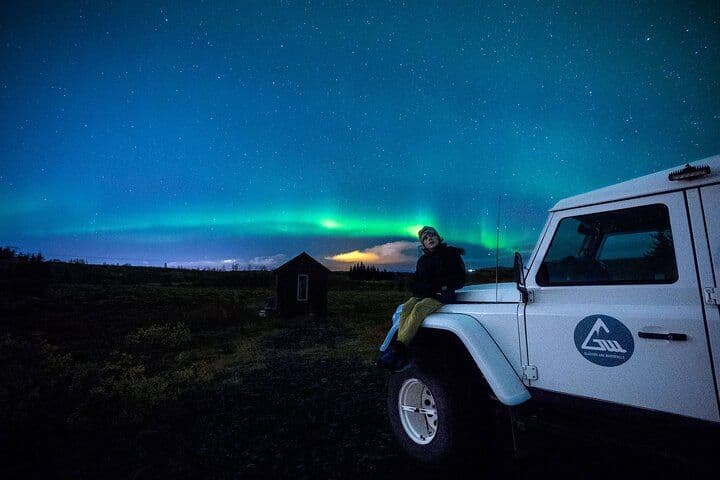 Reykjavík: Private Northern Lights Super Jeep Tour image 2