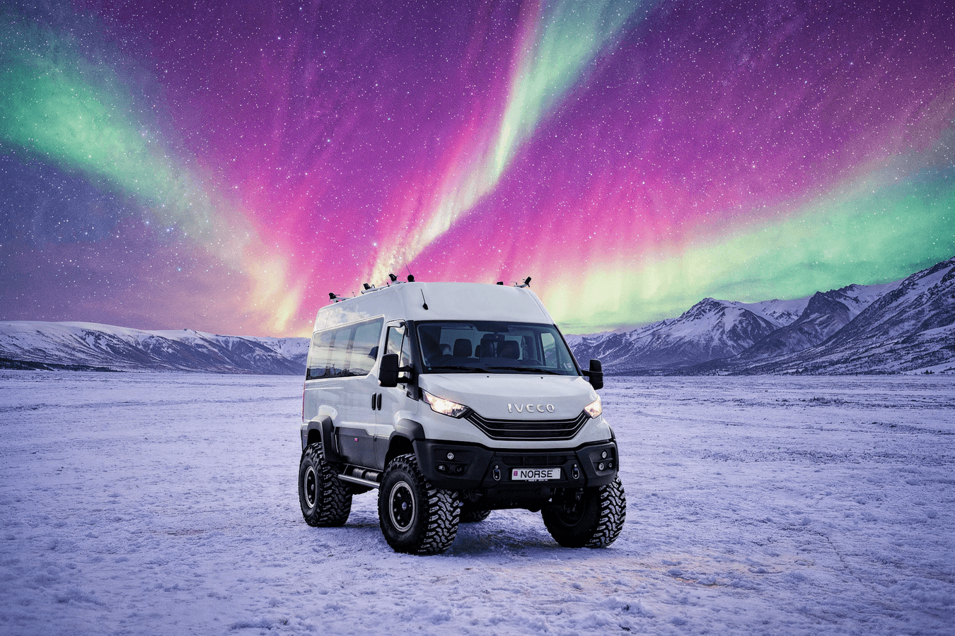 Reykjavík: Northern Lights Super Jeep Small-Group Tour image 3