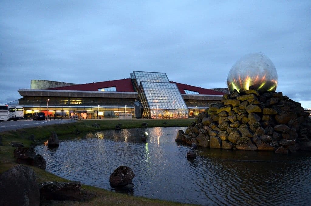 Private Transfer: Reykjavík Capital Area to Keflavík Airport image 5
