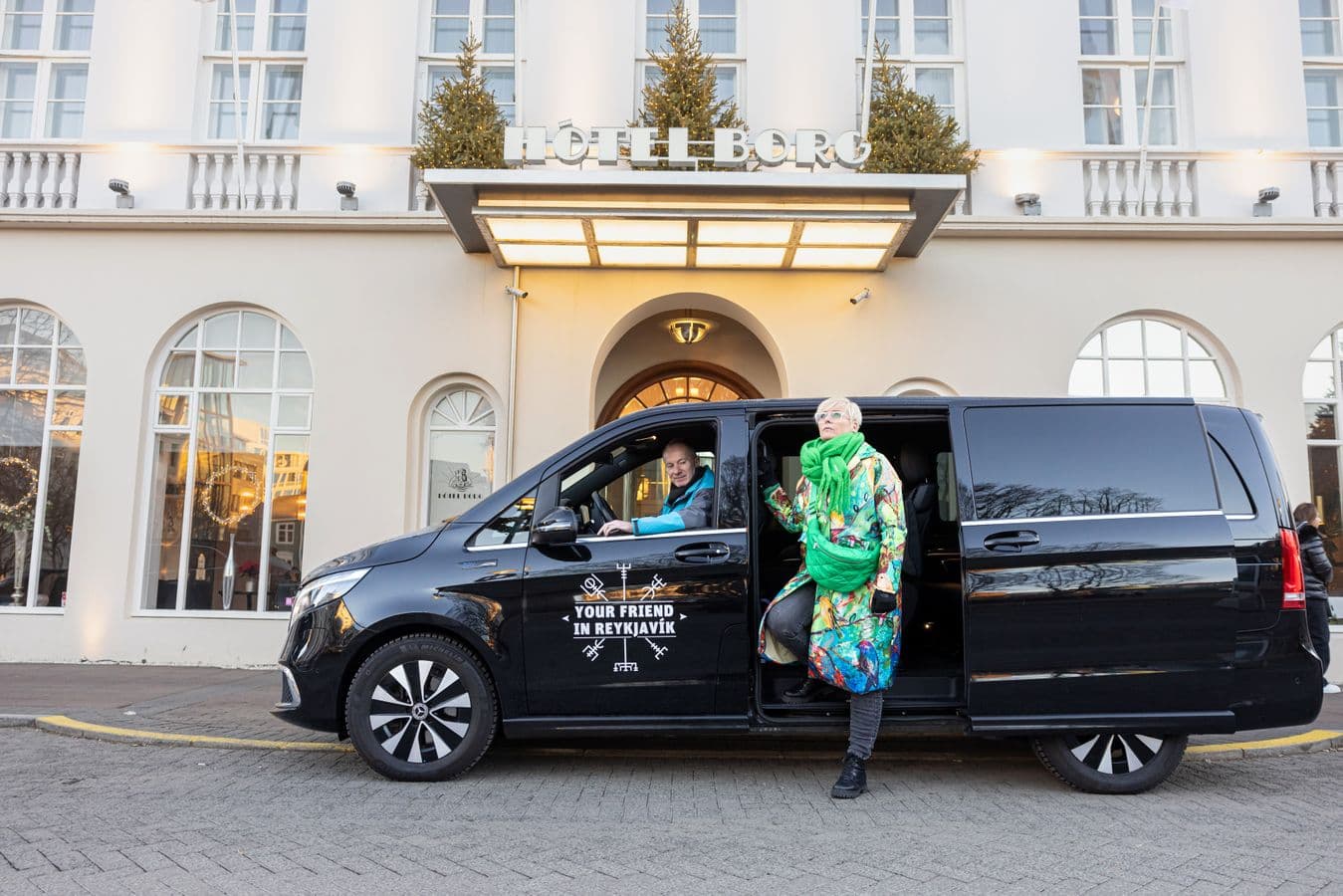 Private 5-Hour Reykjavík & Reykjanes Transfer Tour image 1