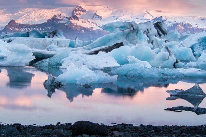 Hvolsvöllur: Private South Coast & Jökulsárlón Glacier Lagoon Day Tour image 2