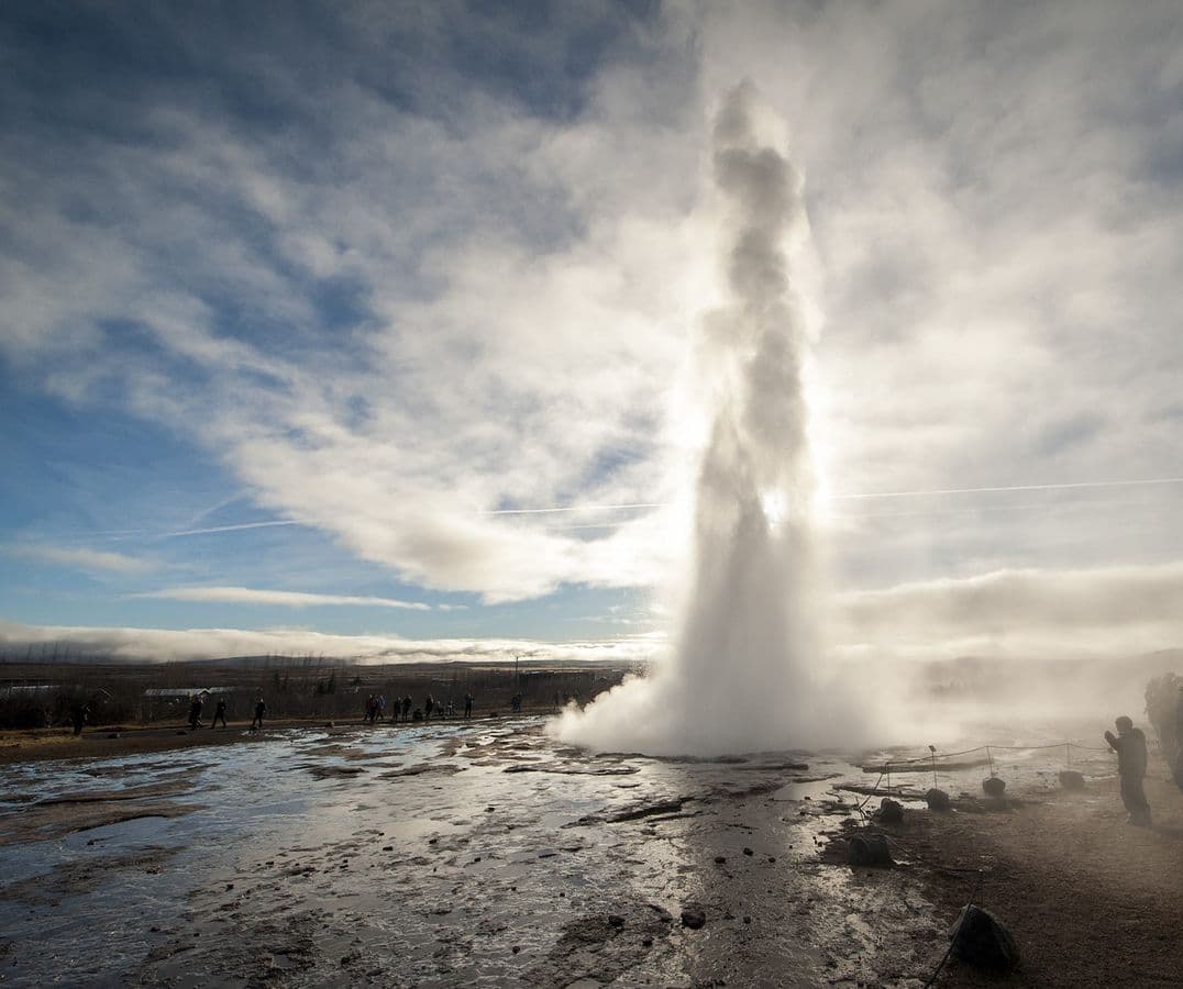 Reykjavík: Golden Circle, Gullfoss, Geysir & Kerið Day Tour image 3