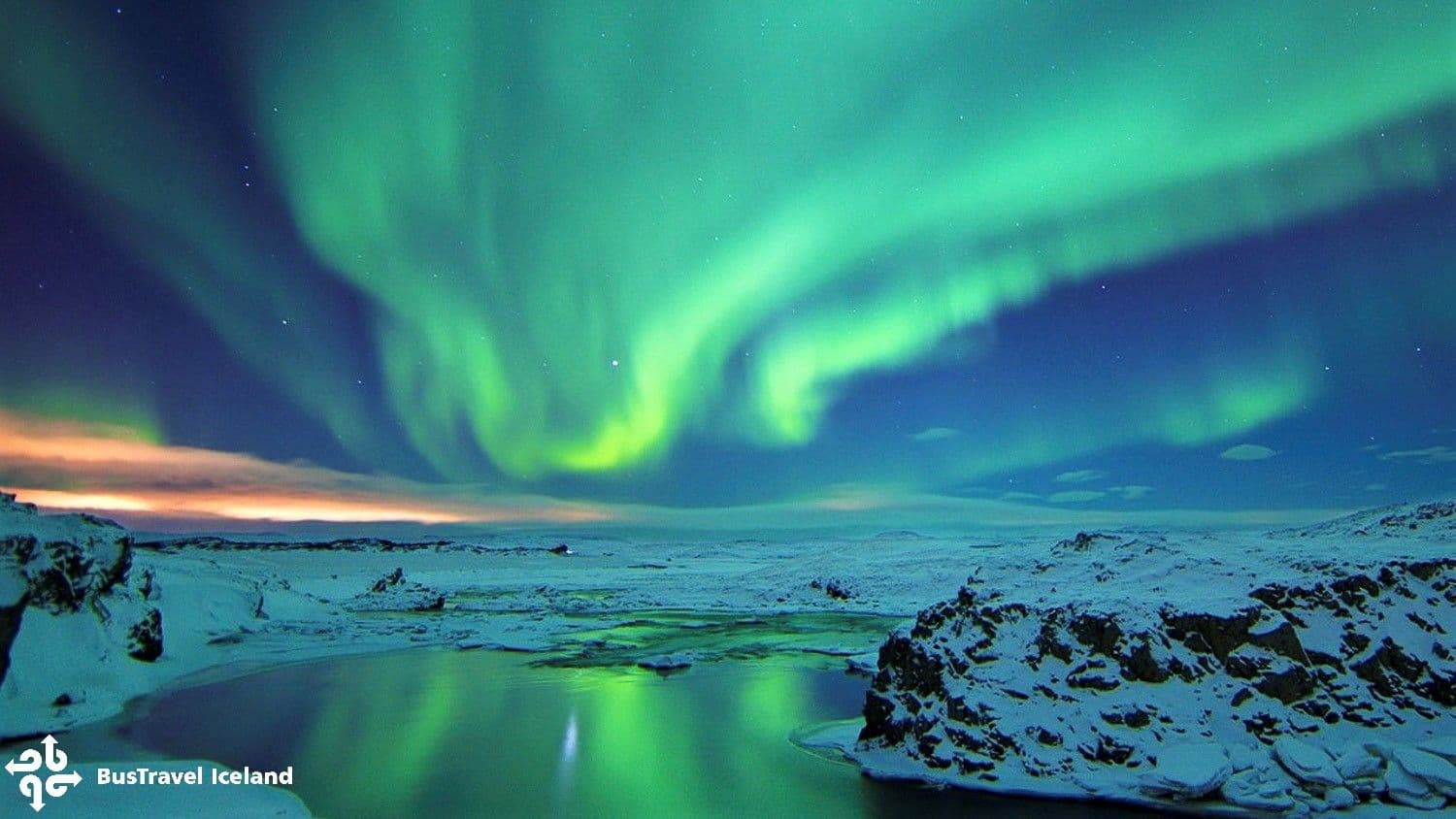 Reykjavík: Northern Lights Small-Group Tour with Free Photos image 5