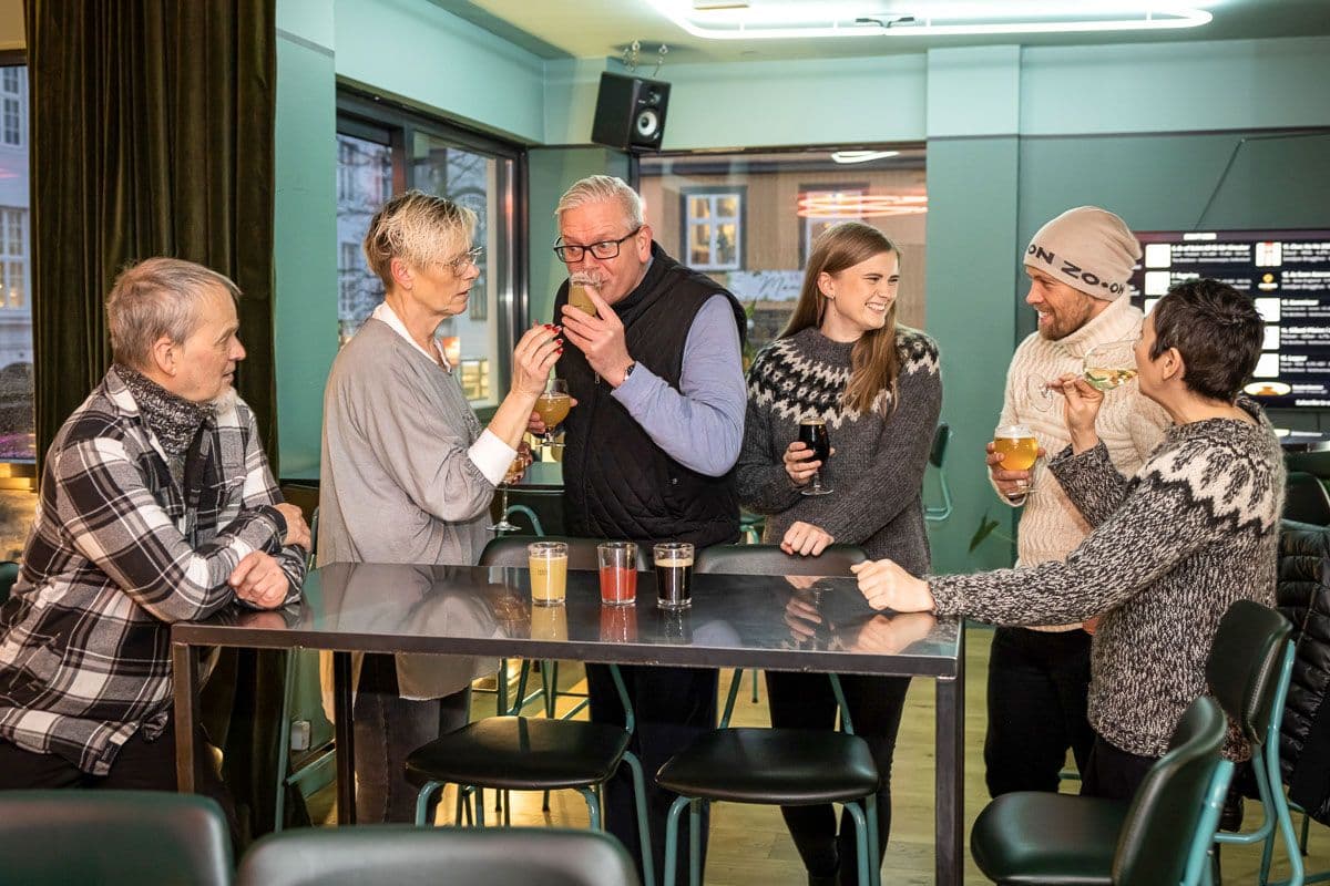 Reykjavík: Craft Beer & Icelandic Spirits Walking Tour image 2