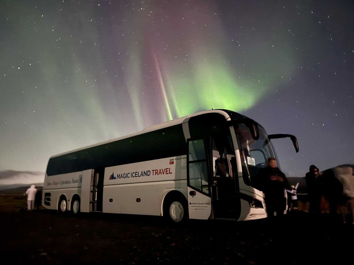 Reykjavík: Private Northern Lights Tour – Multi-Language Guide, Groups 1–57 image 3