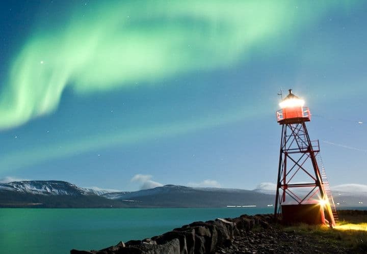 Akureyri: Northern Lights Hunting Bus Tour image 4