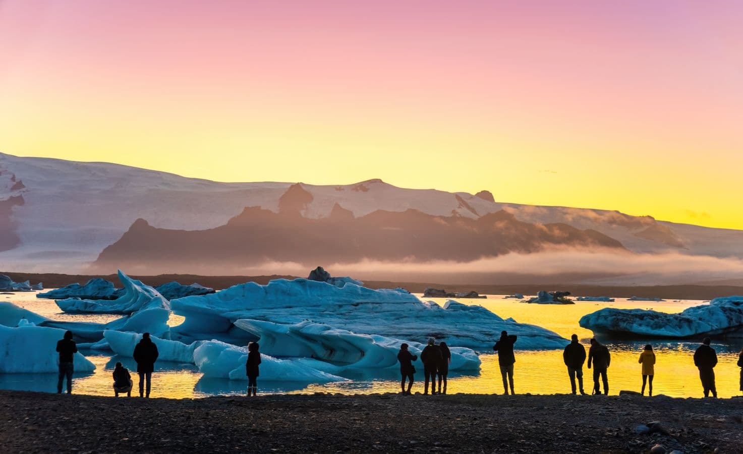 Reykjavík: Private Diamond Beach, South Coast & Jökulsárlón Tour image 3