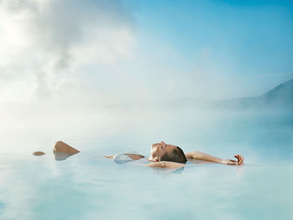 Blue Lagoon Premium Admission with Coach Transfer from Reykjavík image 2