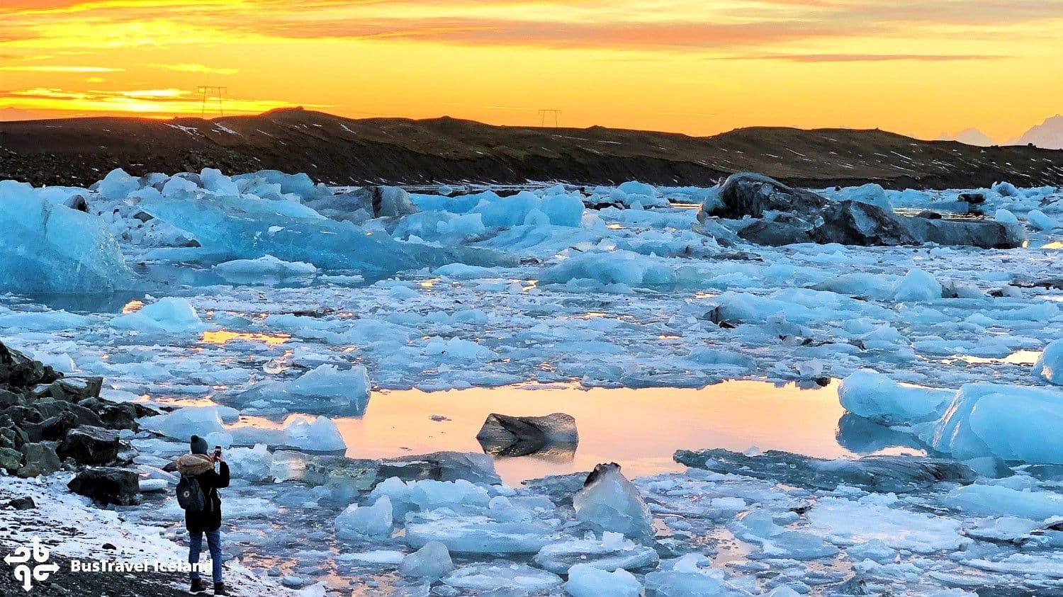 Reykjavík: South Coast & Jökulsárlón Glacier Lagoon Tour with Boat Ride image 3