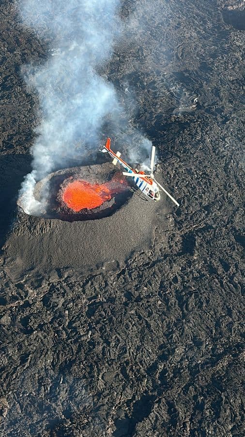 Reykjavík: Reykjanes Peninsula, Volcano & Lava Helicopter Tour image 3