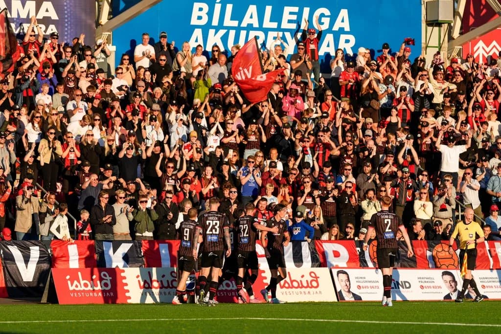 Reykjavík: Víkingur FC Match Day Experience – General & VIP Tickets image 4