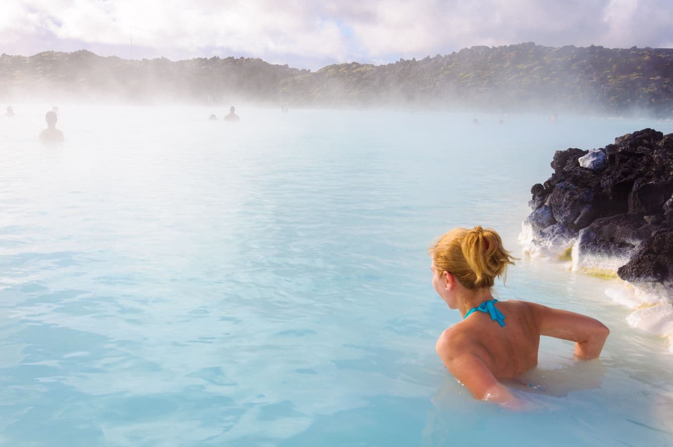 Grindavík: Private Airport Transfer with Blue Lagoon Admission Included image 3