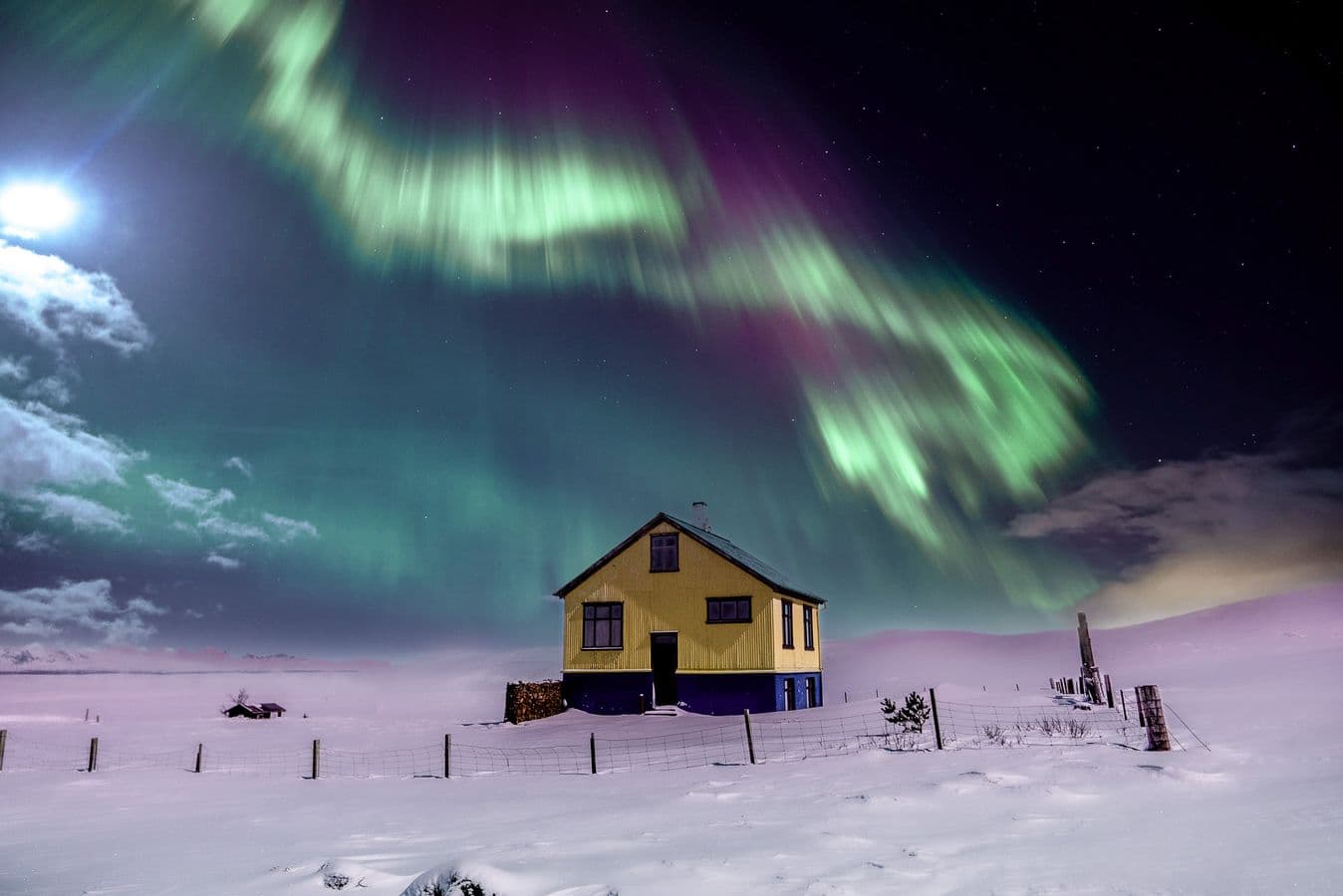 Reykjavík: Northern Lights Small-Group Tour with Hot Cocoa & Free Photos image 3