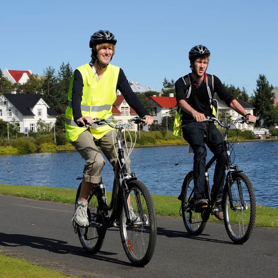Reykjavík: City Bike Tour — Guided Sightseeing by Bicycle image 5