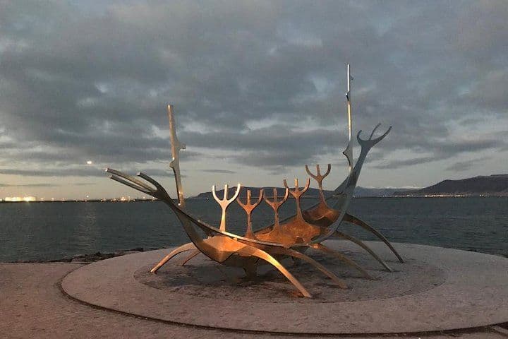 Private Reykjavík City Tour with Blue Lagoon Premium Entrance image 2