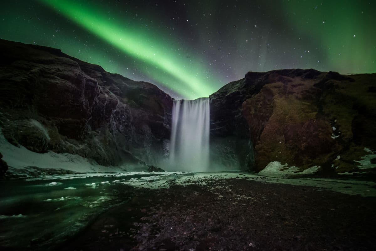 Northern Lights Bus Tour from Reykjavík – 4-Hour Hunt image 3
