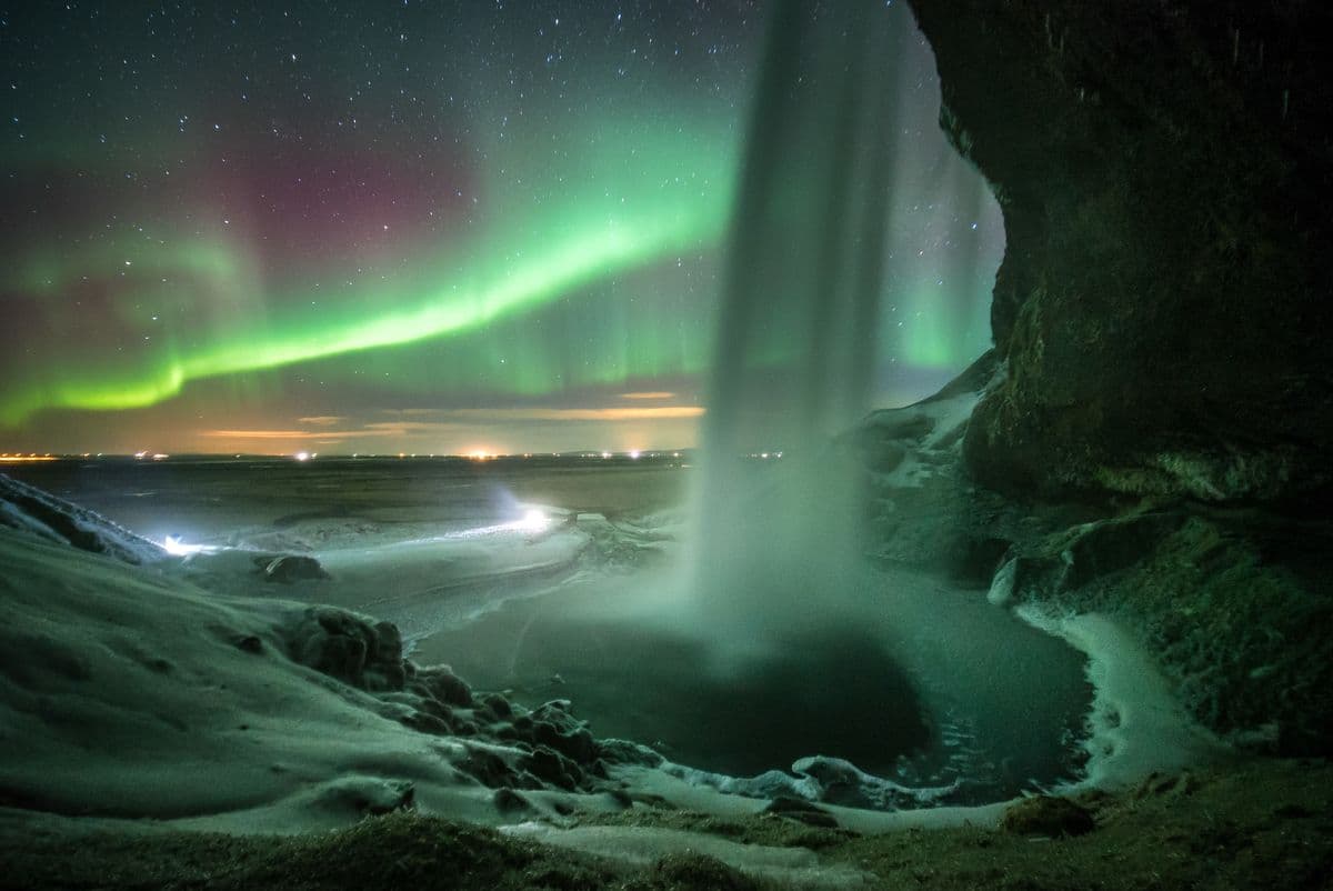 Reykjavík: Northern Lights Small-Group Tour with Free Photos image 3