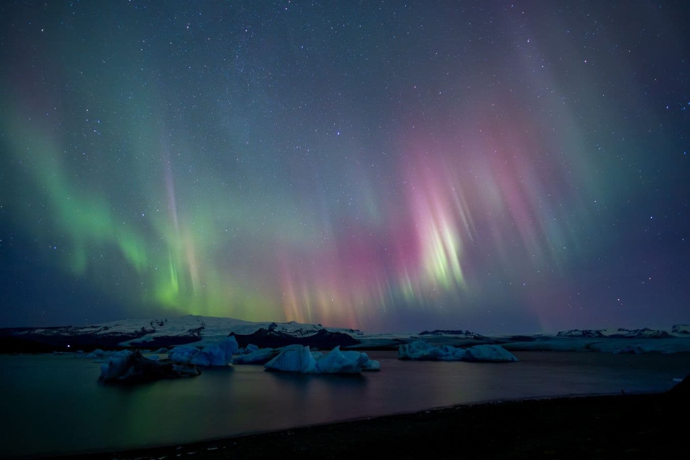 Höfn: Northern Lights Hunt & Glacier Lagoon — Group Tour image 1