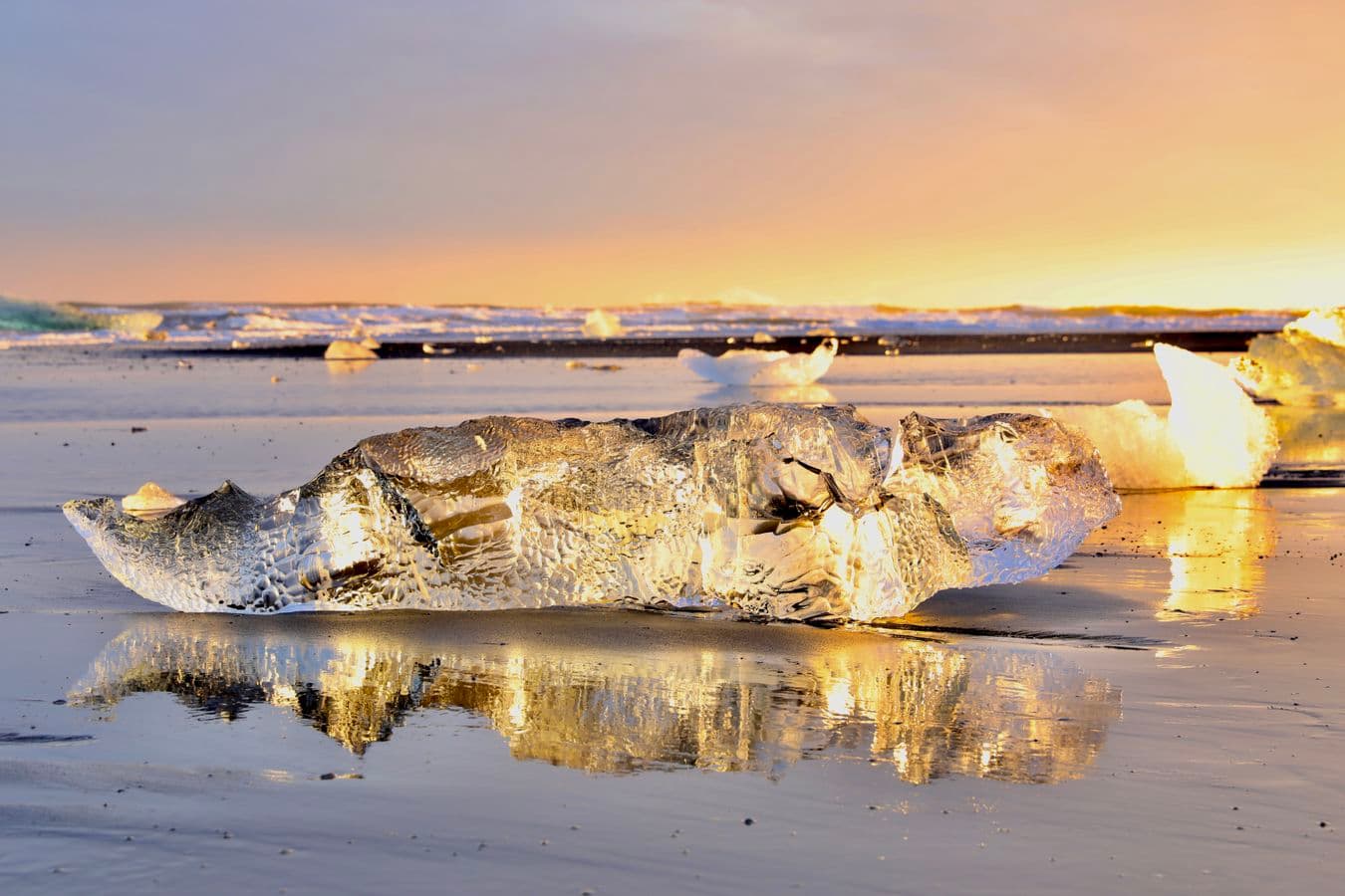 Reykjavík: 3-Day Golden Circle, South Coast & Glacier Lagoon Small-Group Tour image 2