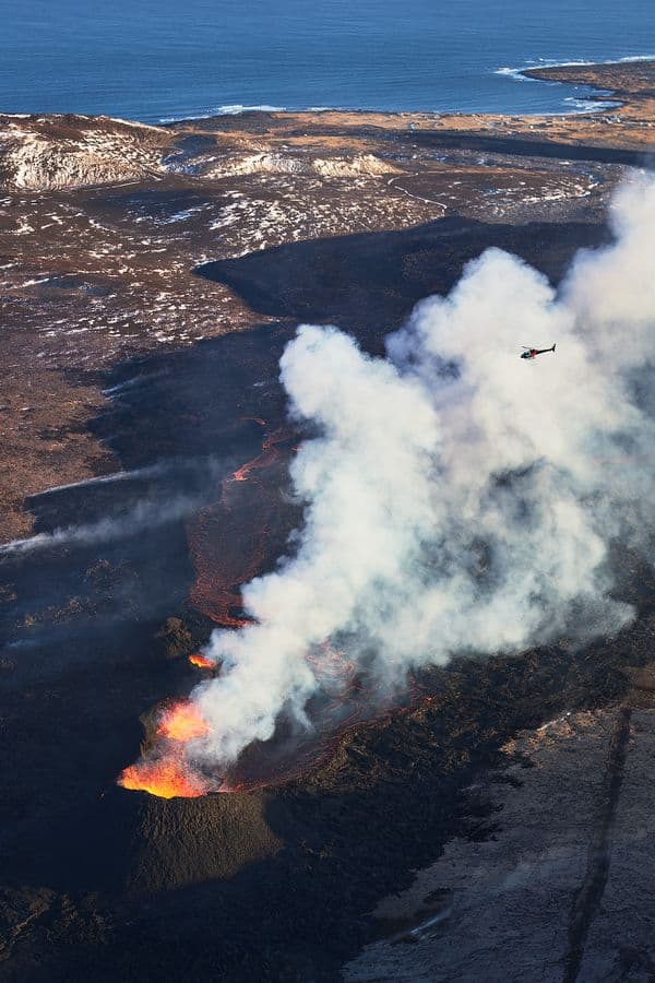 Reykjavík: Reykjanes Peninsula, Volcano & Lava Helicopter Tour image 1