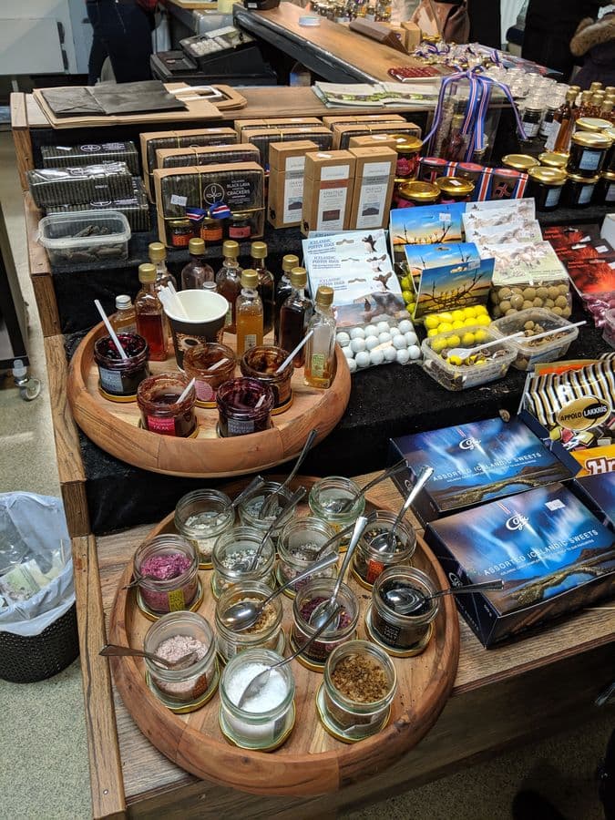 Reykjavík: Food & Drink Small-Group Walking Tour with Flea Market image 2