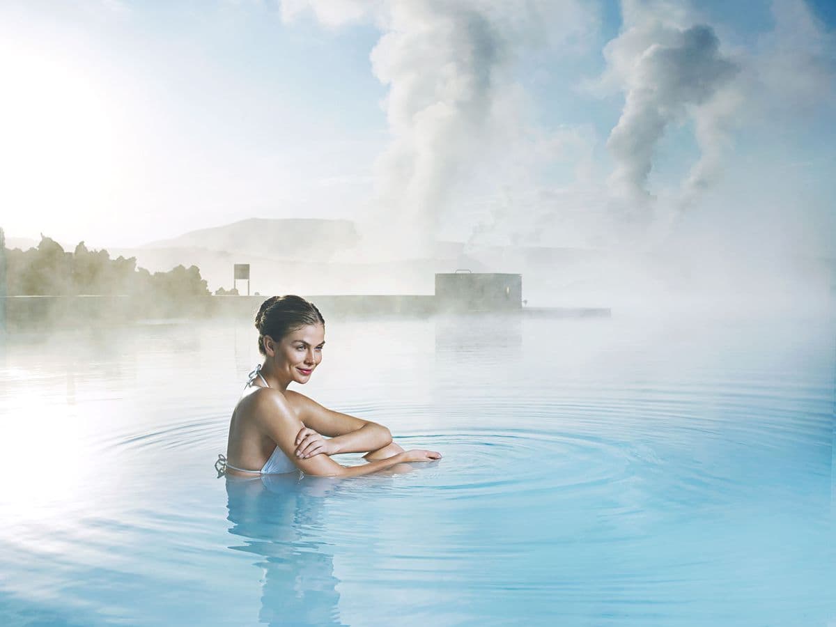 Blue Lagoon Premium Admission with Coach Transfer from Reykjavík image 5