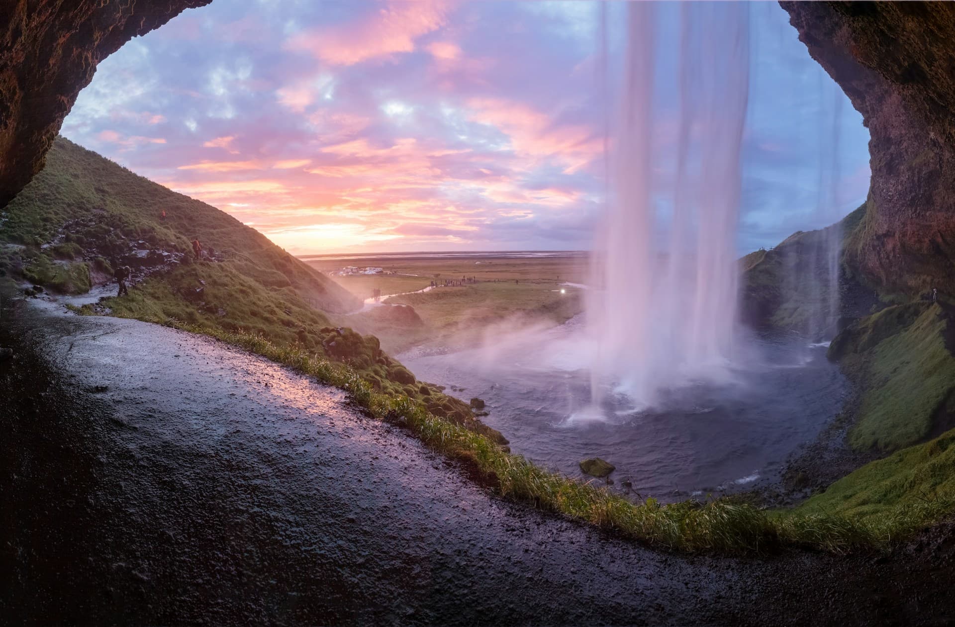 Best Time for a Multi-Day Tour in Iceland