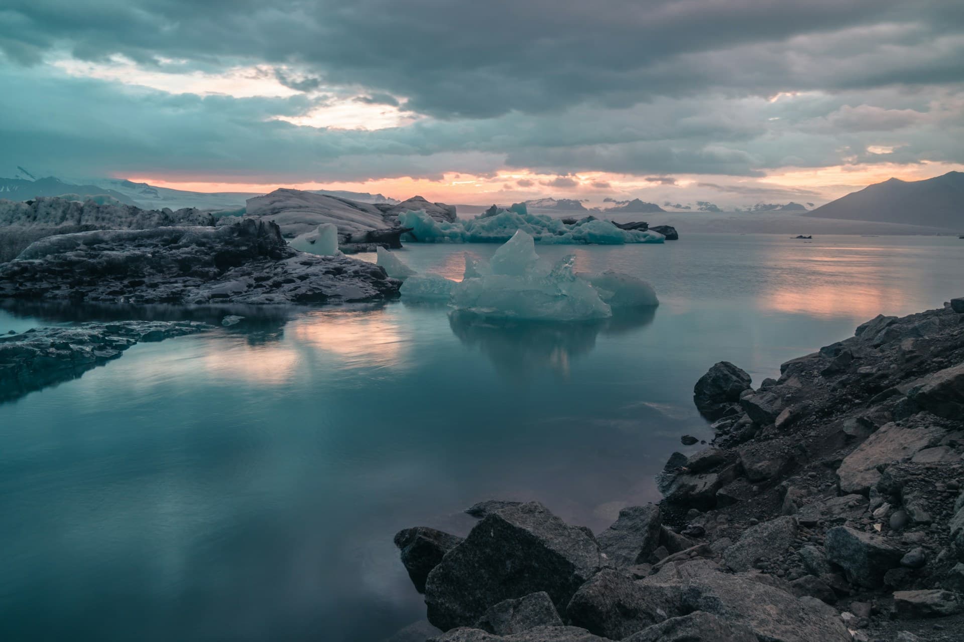 Jökulsárlón Glacier Lagoon: The Complete Guide