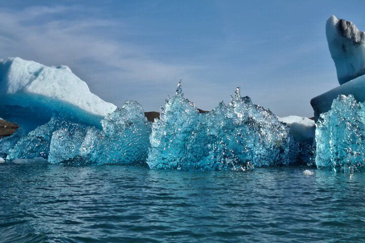 Hvolsvöllur: Private South Coast & Jökulsárlón Glacier Lagoon Day Tour image 1